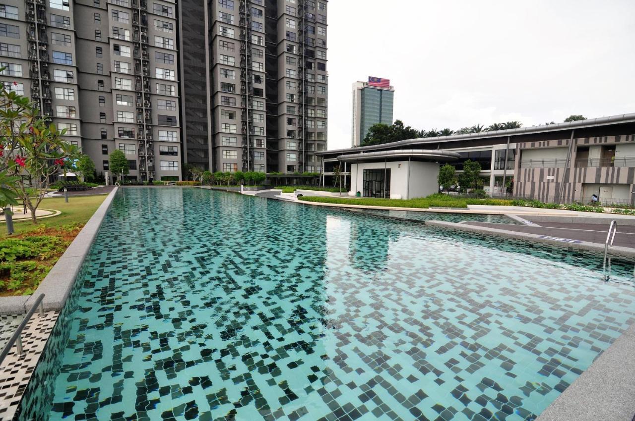 Hyve Soho Cyberjaya By Idealhub Apartment Exterior foto