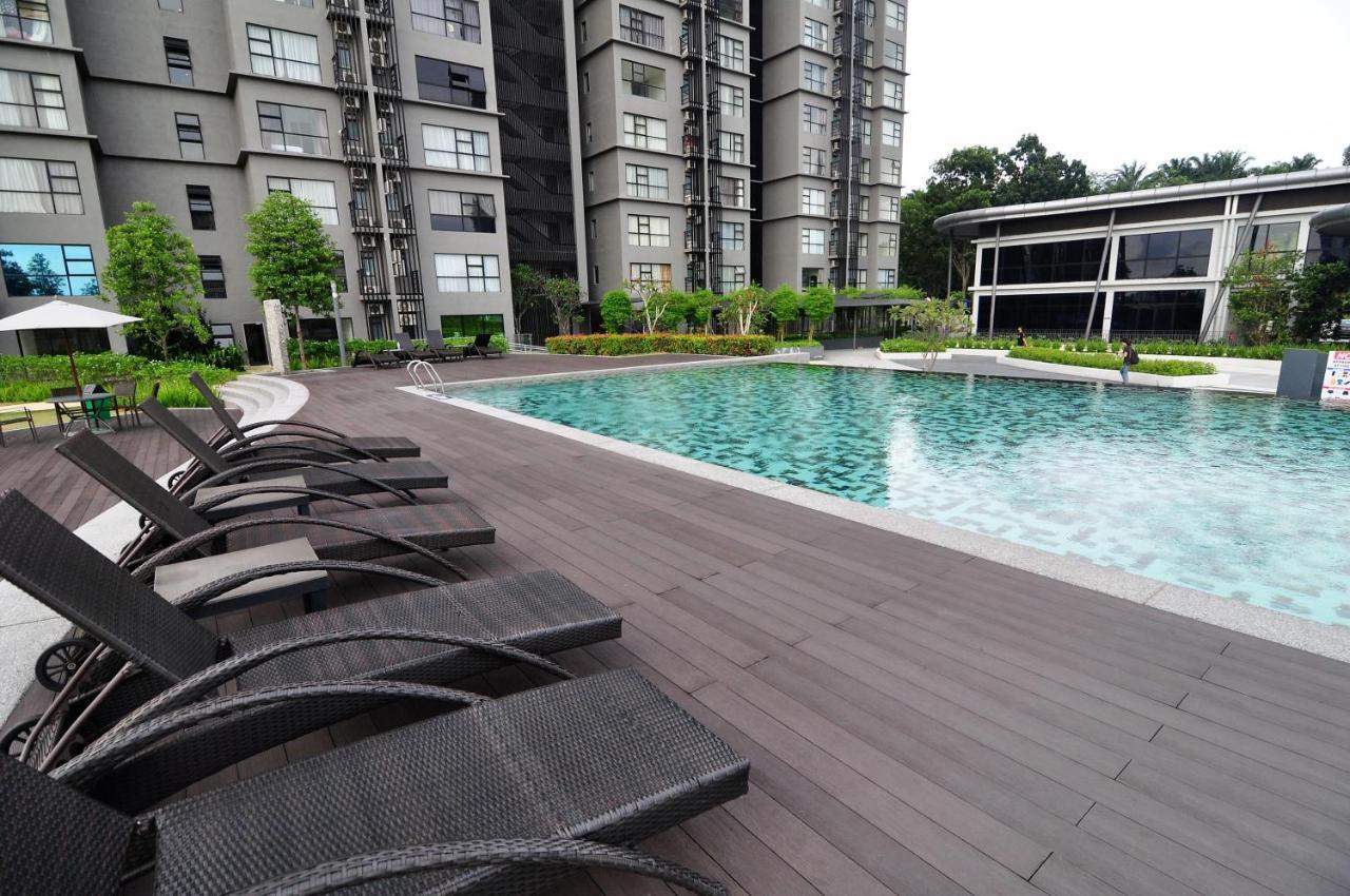 Hyve Soho Cyberjaya By Idealhub Apartment Exterior foto